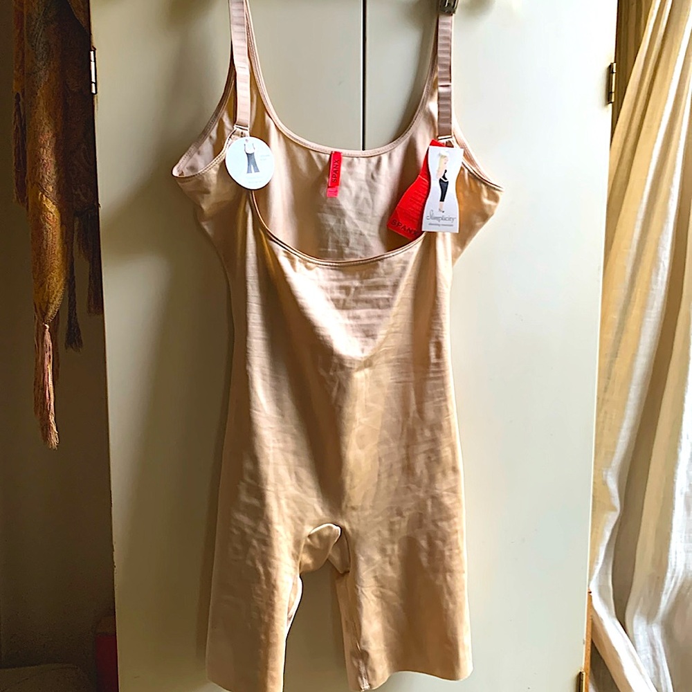 SPANX bodysuit. (M) New with tags.